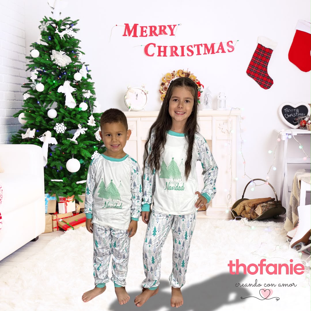 Ejemplo real de pijamas navideñas infantiles personalizadas