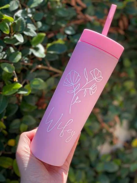 Tumbler del catálogo: una idea para consultar personalización empresarial